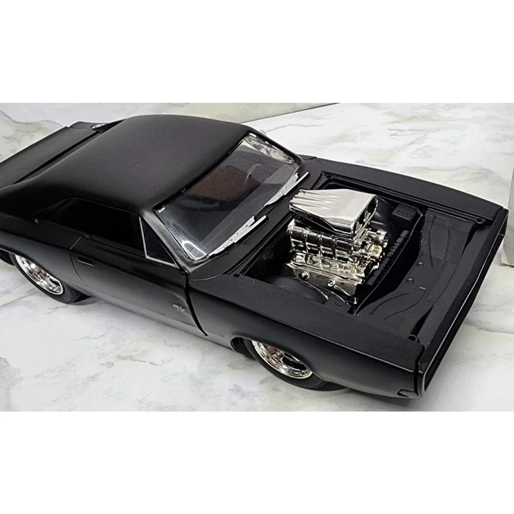 Fast & Furious Dom's 1970 Dodge Charger R/T, Matte Black 1:24 Diecast, No box